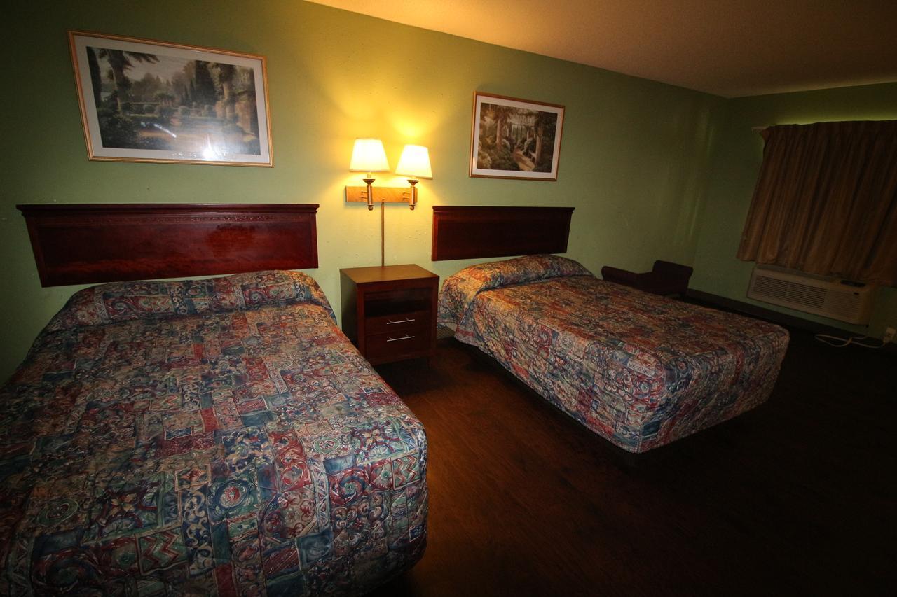 ג'ונסבורו Magnolia Bay Hotel & Suites מראה חיצוני תמונה