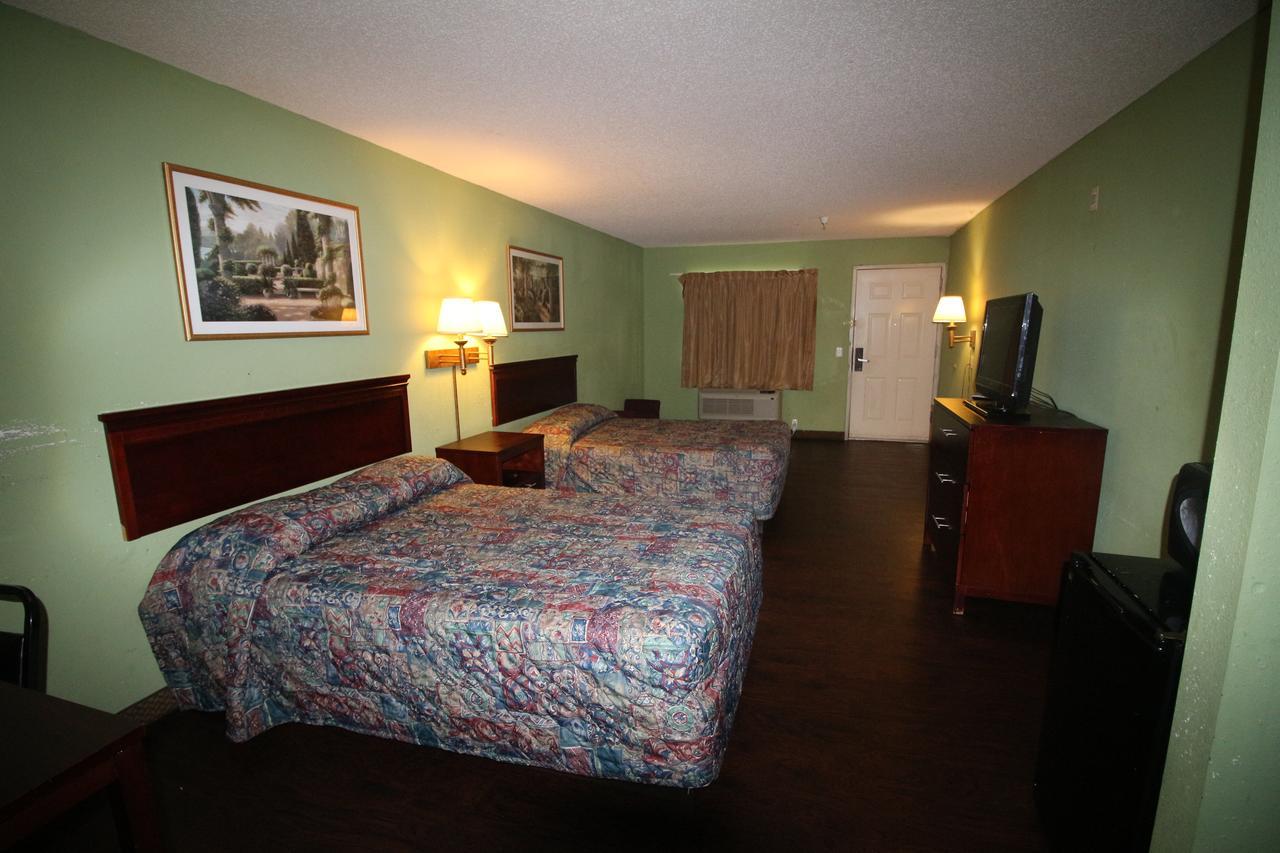 ג'ונסבורו Magnolia Bay Hotel & Suites מראה חיצוני תמונה