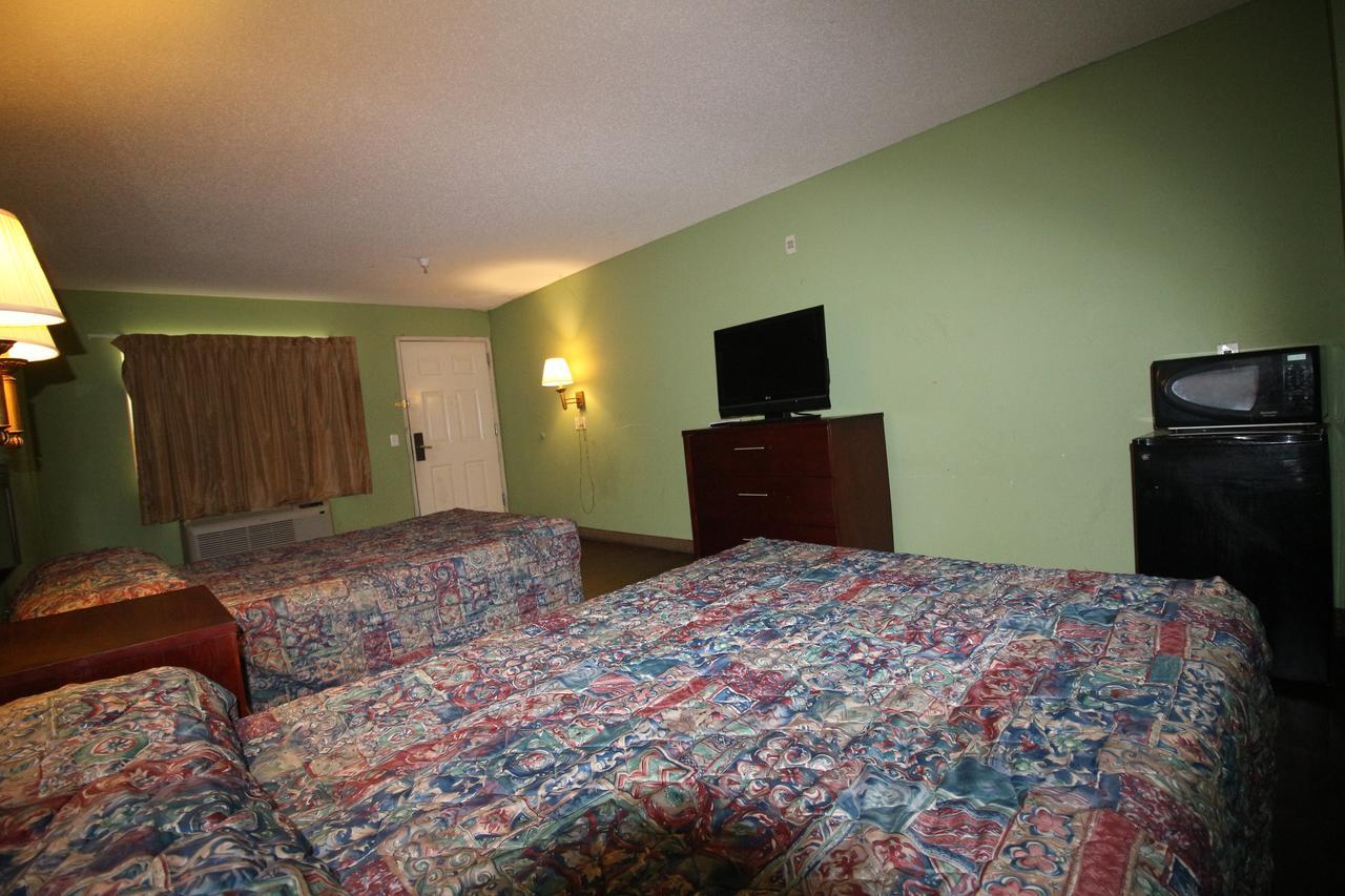 ג'ונסבורו Magnolia Bay Hotel & Suites מראה חיצוני תמונה